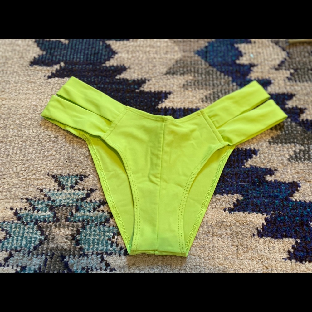 Montce neon green Euro bottom